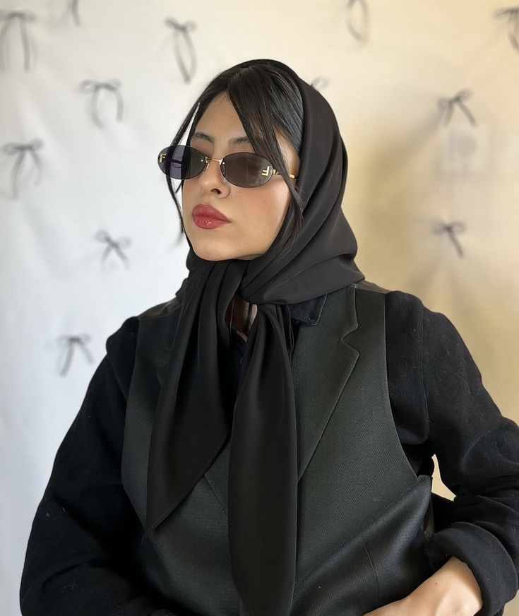روسری نخ مشکی